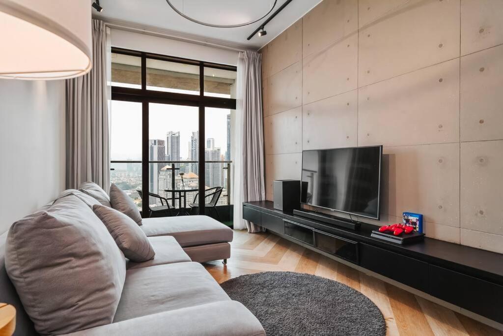 Apartment Legasi Kgbharu Ps4 Coway Next To Klcc & Train